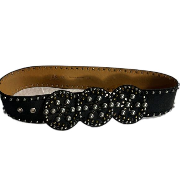 This women\'s Calvin Klein black Leathe Belt 621017 SilverStudded 2.5\